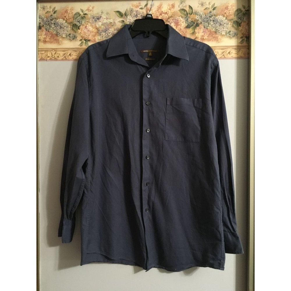 BCBG Medium Attitude Modern Fit Blue Casual Business Occasion Button Down Shirt